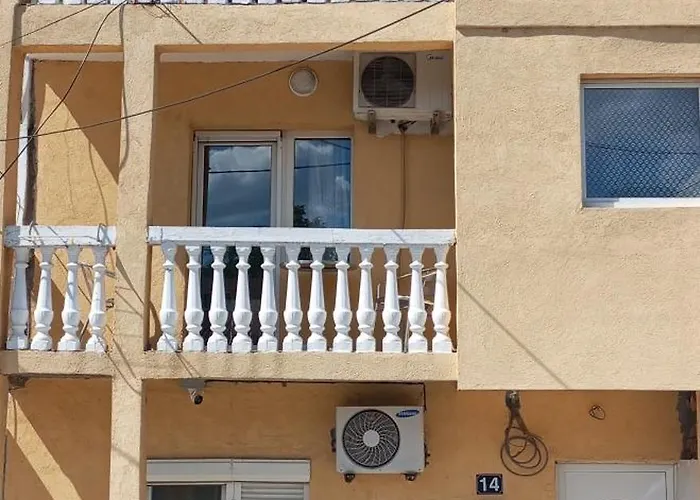 Airport Md Хостел